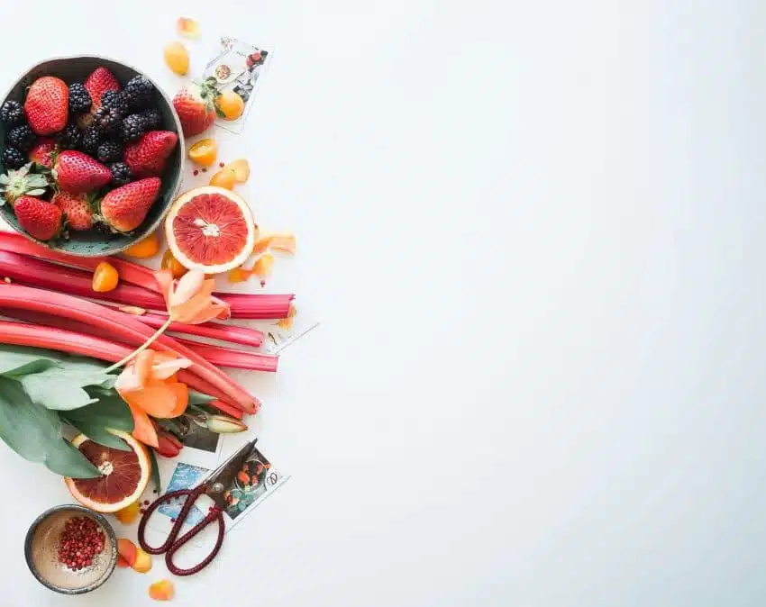 Nutritionist consulting with client