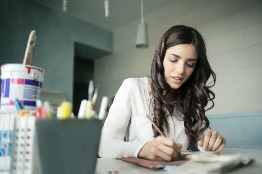 learn hand writing A female student at the University of the People writing in shorthand.