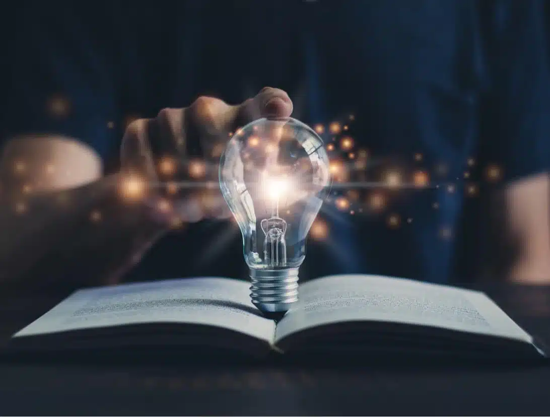 Bulb light effect on top of book