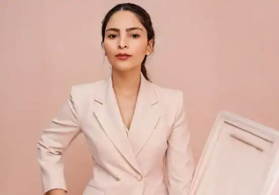 a female MBA student of University of the People