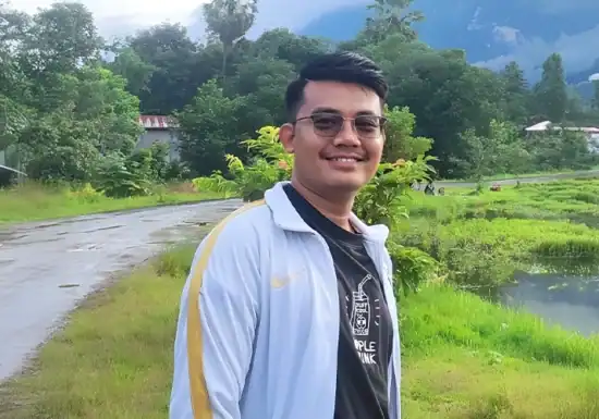 a male health science student of UoPeople