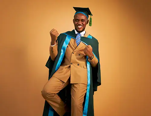 a UAE-based male business administration student of UoPeople