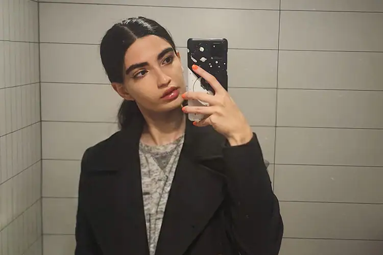 A Persian female student of UoPeople based in Iran