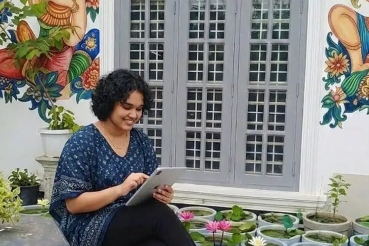 a Sri Lanka-based female Computer Science student of UoPeople