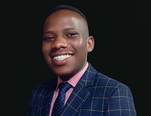 An India-based Rwandan male Business Administration graduate of UoPeople