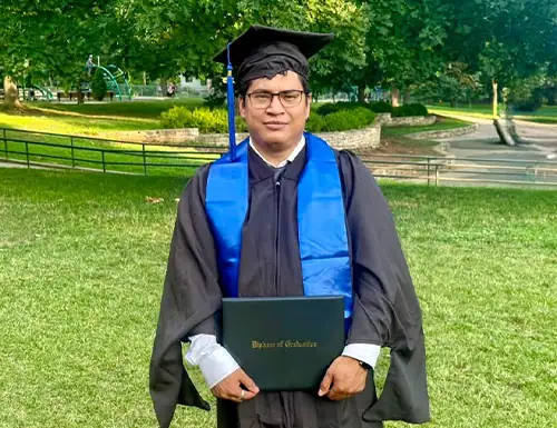 a US-based male Business Administration graduate of UoPeople