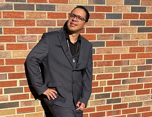 a New York-based male Business Administration student at UoPeople